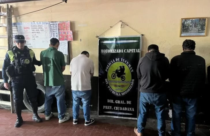 Cuatro hombres quedaron detenidos por agredir y amenazar al personal policial Cuatro hombres quedaron detenidos por agredir y amenazar al personal policial