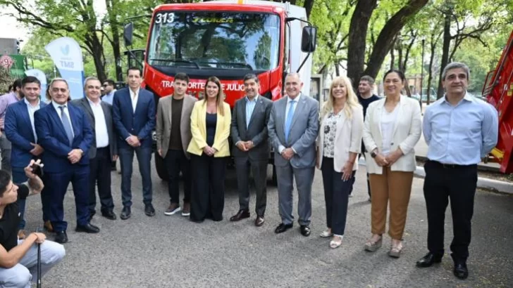 Presentaron nuevos camiones y trituradora en la Capital tucumana