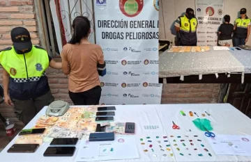 Desarticularon dos kioscos de venta de drogas Desarticularon dos kioscos de venta de drogas