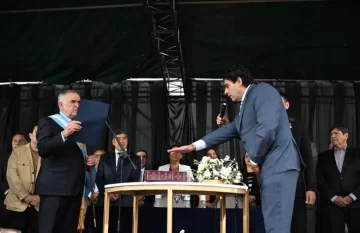 Jaldo encabezó la asunción de Romano como intendente de Juan Bautista Alberdi Jaldo encabezó la asunción de Romano como intendente de Juan Bautista Alberdi