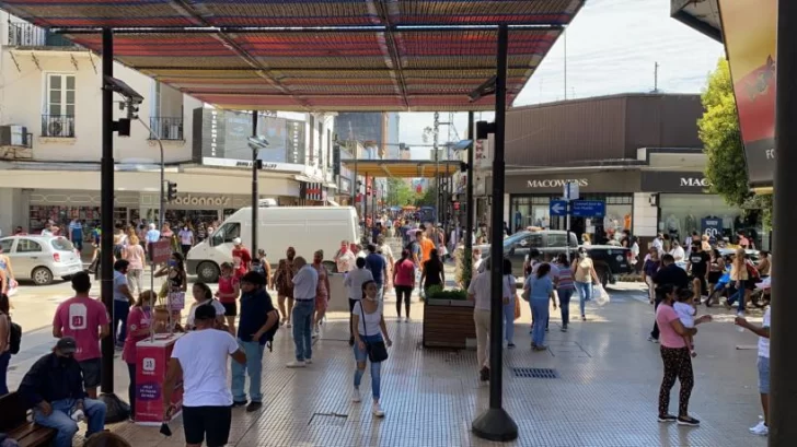 Confirmaron el nuevo horario de la atención al público en los comercios de la Capital tucumana Confirmaron el nuevo horario de la atención al público en los comercios de la Capital tucumana