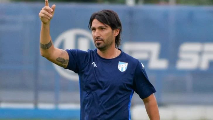 Atlético Tucumán confirmó a Hugo Colace como DT para el próximo año