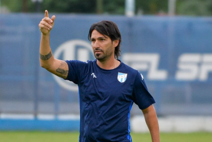 Atlético Tucumán confirmó a Hugo Colace como DT para el próximo año