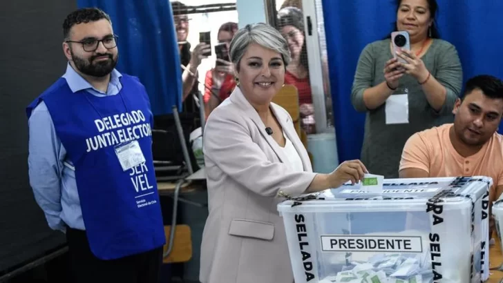 Chile: Jara se impuso sobre Kast por escaso margen y habrá segunda vuelta