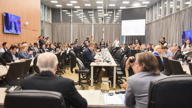 Presupuesto 2026: el Gobierno consiguió dictamen de mayoría, pero las negociaciones continúan Presupuesto 2026: el Gobierno consiguió dictamen de mayoría, pero las negociaciones continúan