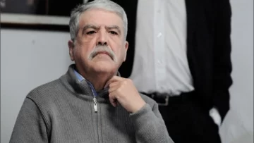 Julio De Vido se entregó en Comodoro Py y fue detenido Julio De Vido se entregó en Comodoro Py y fue detenido