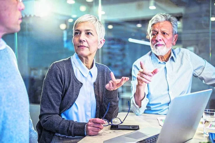 “Generación Silver”: el sesgo generacional retrasa la contratación de mayores de 55 años en Argentina