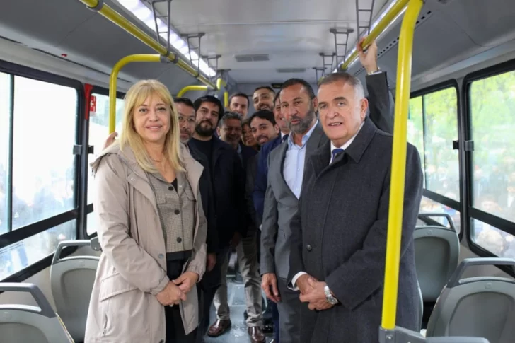 Jaldo llamó al diálogo para resolver el conflicto del transporte y expresó su apoyo al Municipio Jaldo llamó al diálogo para resolver el conflicto del transporte y expresó su apoyo al Municipio