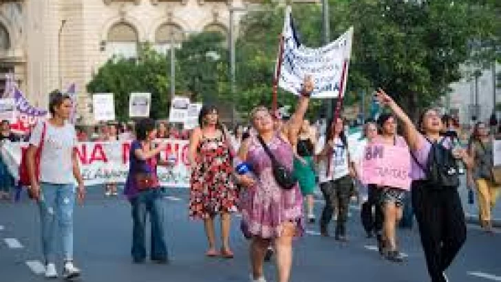 Una multitud marchó en Tucumán por el Día de la Eliminación de la Violencia contra la Mujer