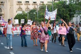Una multitud marchó en Tucumán por el Día de la Eliminación de la Violencia contra la Mujer