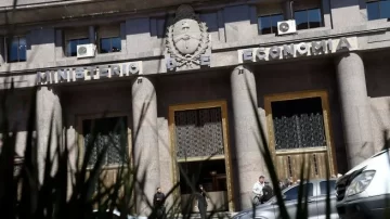 Economía logró un superávit financiero de $517.672 millones en octubre pese a un fuerte pago de intereses