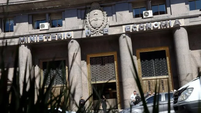 Economía logró un superávit financiero de $517.672 millones en octubre pese a un fuerte pago de intereses