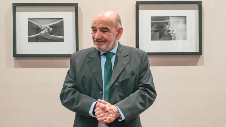 Piden el juicio político del ministro fiscal Edmundo Jiménez por el suicidio de Karla Robles