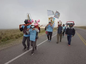 Vialidad Nacional pidió extremar la precaución por la presencia de peregrinos en rutas de Tucumán y Catamarca Vialidad Nacional pidió extremar la precaución por la presencia de peregrinos en rutas de Tucumán y Catamarca