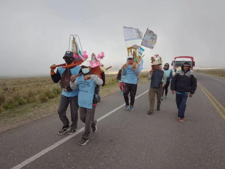 Vialidad Nacional pidió extremar la precaución por la presencia de peregrinos en rutas de Tucumán y Catamarca Vialidad Nacional pidió extremar la precaución por la presencia de peregrinos en rutas de Tucumán y Catamarca