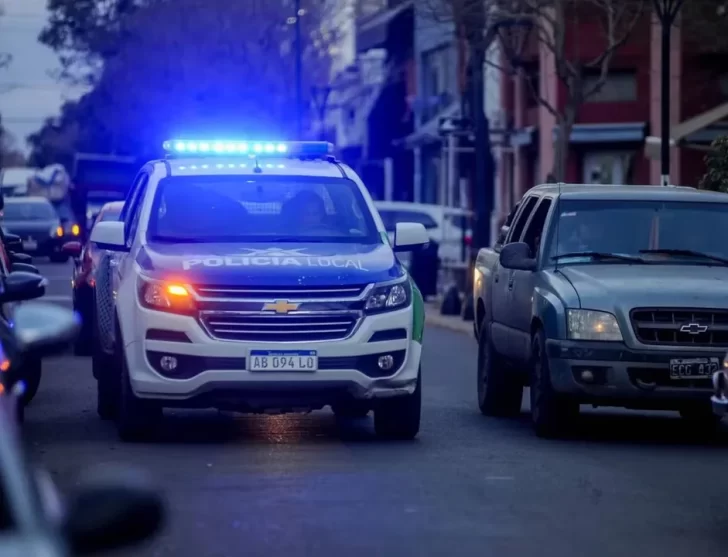 Brutal crimen frente a una comisaría: un policía mató a balazos al primo del joven que había atropellado horas antes Brutal crimen frente a una comisaría: un policía mató a balazos al primo del joven que había atropellado horas antes