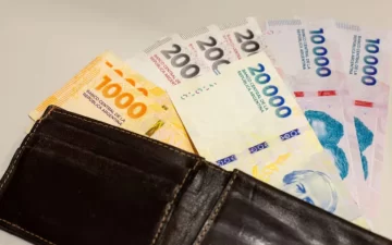 Docentes privados y policías retirados también recibirán un bono Docentes privados y policías retirados también recibirán un bono