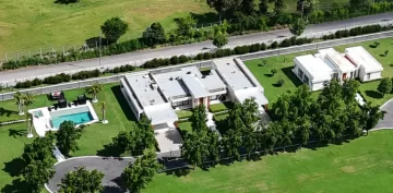 Encontraron 45 autos y 7 motos de alta gama en una finca vinculada a dirigentes de AFA