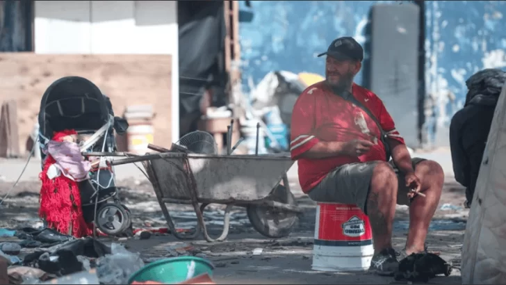 La pobreza bajó al 31,8%, pero la UCA advierte que “no es una recuperación sólida”