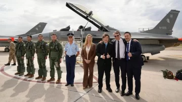 Milei presentó los F-16 en Córdoba y habló de un día histórico para la defensa