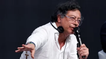 Petro amenaza a Trump con volver a “tomar las armas” para defender la soberanía Petro amenaza a Trump con volver a “tomar las armas” para defender la soberanía