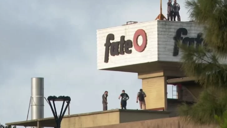 Cierra Fate, la mayor fábrica de neumáticos del país, y despide a 920 trabajadores Cierra Fate, la mayor fábrica de neumáticos del país, y despide a 920 trabajadores