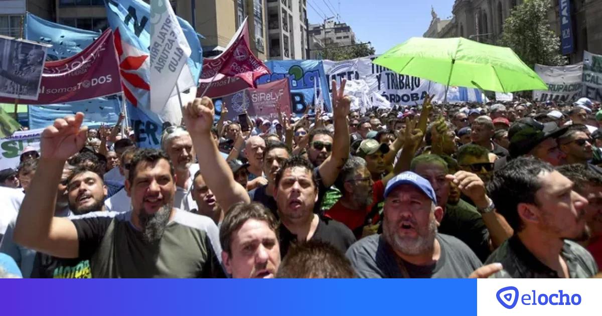 Rige el paro general de la CGT contra la reforma laboral de Milei | El Ocho