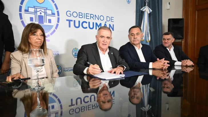 El Gobierno provincial firmó el acuerdo salarial con APEMyS El Gobierno provincial firmó el acuerdo salarial con APEMyS