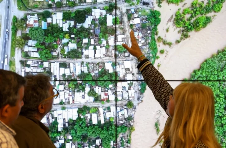 La intendente Rossana Chahla analizó la situación hídrica con especialistas y reforzó el monitoreo del río Salí La intendente Rossana Chahla analizó la situación hídrica con especialistas y reforzó el monitoreo del río Salí