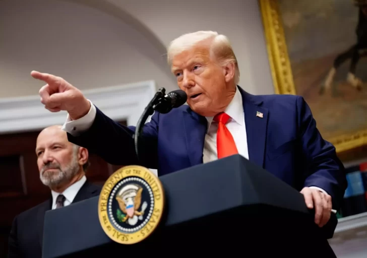 Trump amenazó con atacar las reservas de petróleo en una isla estratégica para Irán Trump amenazó con atacar las reservas de petróleo en una isla estratégica para Irán