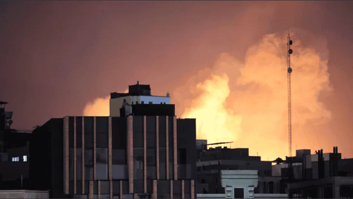 Irán golpea el corazón petrolero saudí y se agrava el conflicto regional Irán golpea el corazón petrolero saudí y se agrava el conflicto regional