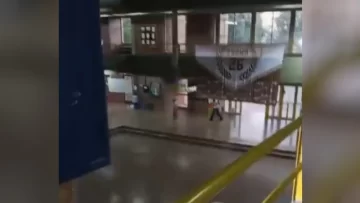 Horror en Santa Fe: “El arma la llevó en un estuche de guitarra”, dijo la mamá de una alumna Horror en Santa Fe: “El arma la llevó en un estuche de guitarra”, dijo la mamá de una alumna