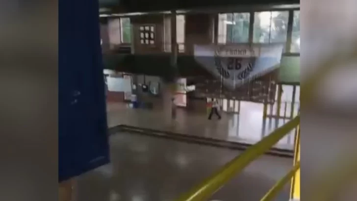 Horror en Santa Fe: “El arma la llevó en un estuche de guitarra”, dijo la mamá de una alumna Horror en Santa Fe: “El arma la llevó en un estuche de guitarra”, dijo la mamá de una alumna