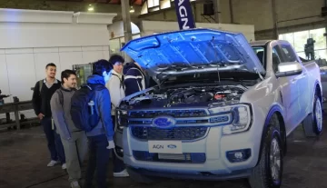 La UNT recibió una Ford Ranger para prácticas de estudiantes La UNT recibió una Ford Ranger para prácticas de estudiantes