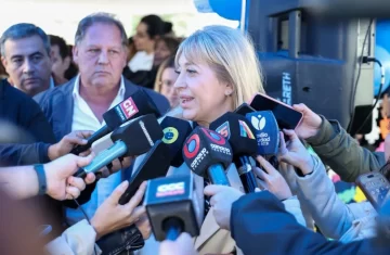 Chahla pidió “no salir de casa” y reforzar la prevención tras tres muertes Chahla pidió “no salir de casa” y reforzar la prevención tras tres muertes