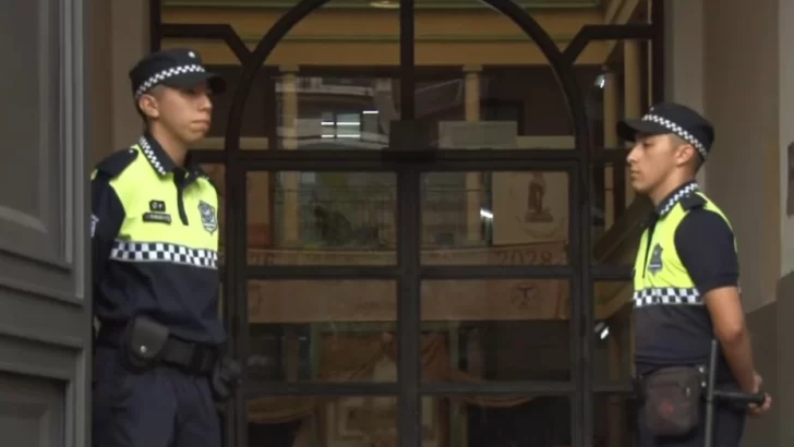 Alerta en dos colegios de Tucumán: activan protocolo por pintadas que amenazan con tiroteos Alerta en dos colegios de Tucumán: activan protocolo por pintadas que amenazan con tiroteos