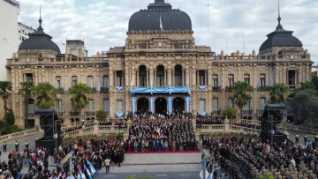 Jaldo presidió los actos por un nuevo aniversario de la Revolución de Mayo Jaldo presidió los actos por un nuevo aniversario de la Revolución de Mayo