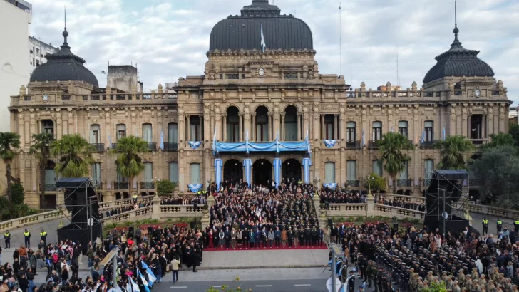 Jaldo presidió los actos por un nuevo aniversario de la Revolución de Mayo Jaldo presidió los actos por un nuevo aniversario de la Revolución de Mayo
