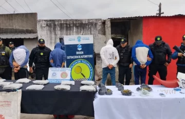 Personal policial secuestró gran cantidad de marihuana en Villa Amalia Personal policial secuestró gran cantidad de marihuana en Villa Amalia
