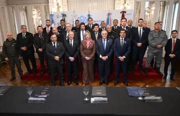 Jaldo y Monteoliva encabezaron el Consejo Federal de Seguridad Interior Jaldo y Monteoliva encabezaron el Consejo Federal de Seguridad Interior