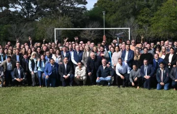 Jaldo reunió al peronismo tucumano y pidió “poner a Tucumán primero” Jaldo reunió al peronismo tucumano y pidió “poner a Tucumán primero”