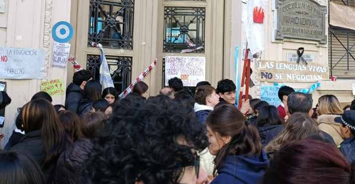Los alumnos de la Escuela Normal lograron un compromiso oficial Los alumnos de la Escuela Normal lograron un compromiso oficial