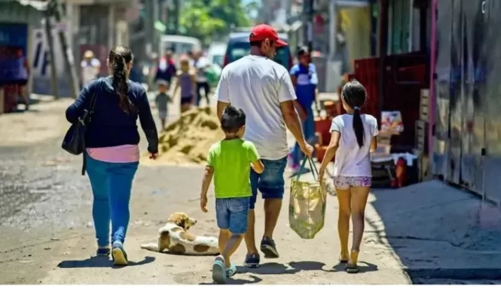 Una familia tipo necesitó $1.469.768 durante abril de 2026 para no caer en la pobreza Una familia tipo necesitó $1.469.768 durante abril de 2026 para no caer en la pobreza