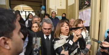 Alumnos de la Escuela Normal tildaron de “mentirosa” a la ministra Susana Montaldo Alumnos de la Escuela Normal tildaron de “mentirosa” a la ministra Susana Montaldo