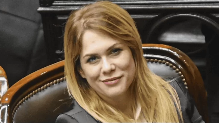 La diputada Lilia Lemoine publicó una foto íntima para desmentir que tiene una cuenta en OnlyFans La diputada Lilia Lemoine publicó una foto íntima para desmentir que tiene una cuenta en OnlyFans