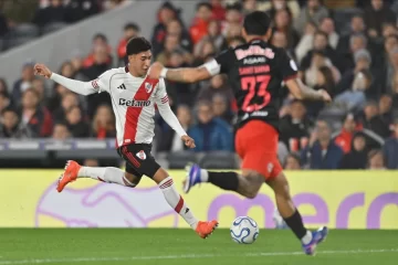 En la antesala de la final del Torneo Apertura, River logró un empate agónico ante Bragantino En la antesala de la final del Torneo Apertura, River logró un empate agónico ante Bragantino
