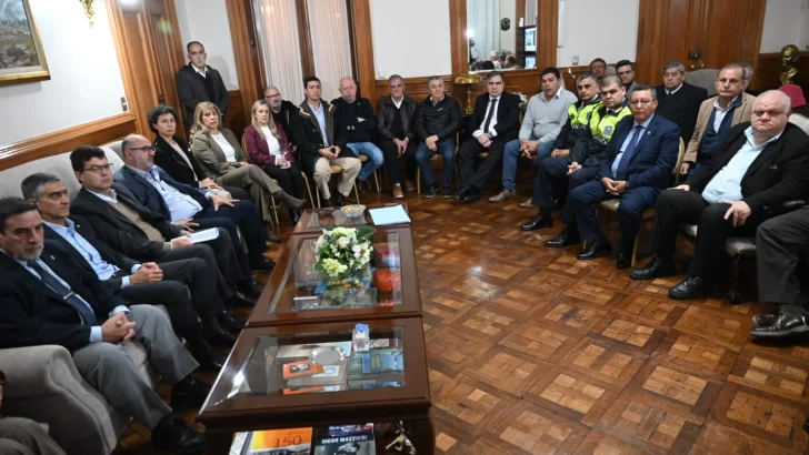 Osvaldo Jaldo mantuvo una reunión con su gabinete ampliado Osvaldo Jaldo mantuvo una reunión con su gabinete ampliado