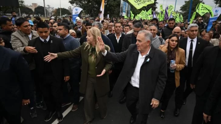 Jaldo y Chahla inauguraron la puesta en valor de Av. Papa Francisco y José Ingenieros Jaldo y Chahla inauguraron la puesta en valor de Av. Papa Francisco y José Ingenieros