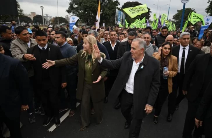 Jaldo y Chahla inauguraron la puesta en valor de Av. Papa Francisco y José Ingenieros Jaldo y Chahla inauguraron la puesta en valor de Av. Papa Francisco y José Ingenieros