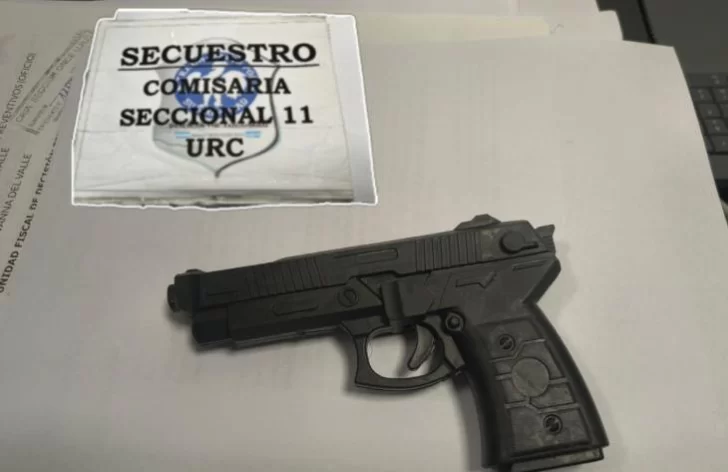 Personal policial intervino en una batalla campal que terminó con heridos de bala Personal policial intervino en una batalla campal que terminó con heridos de bala